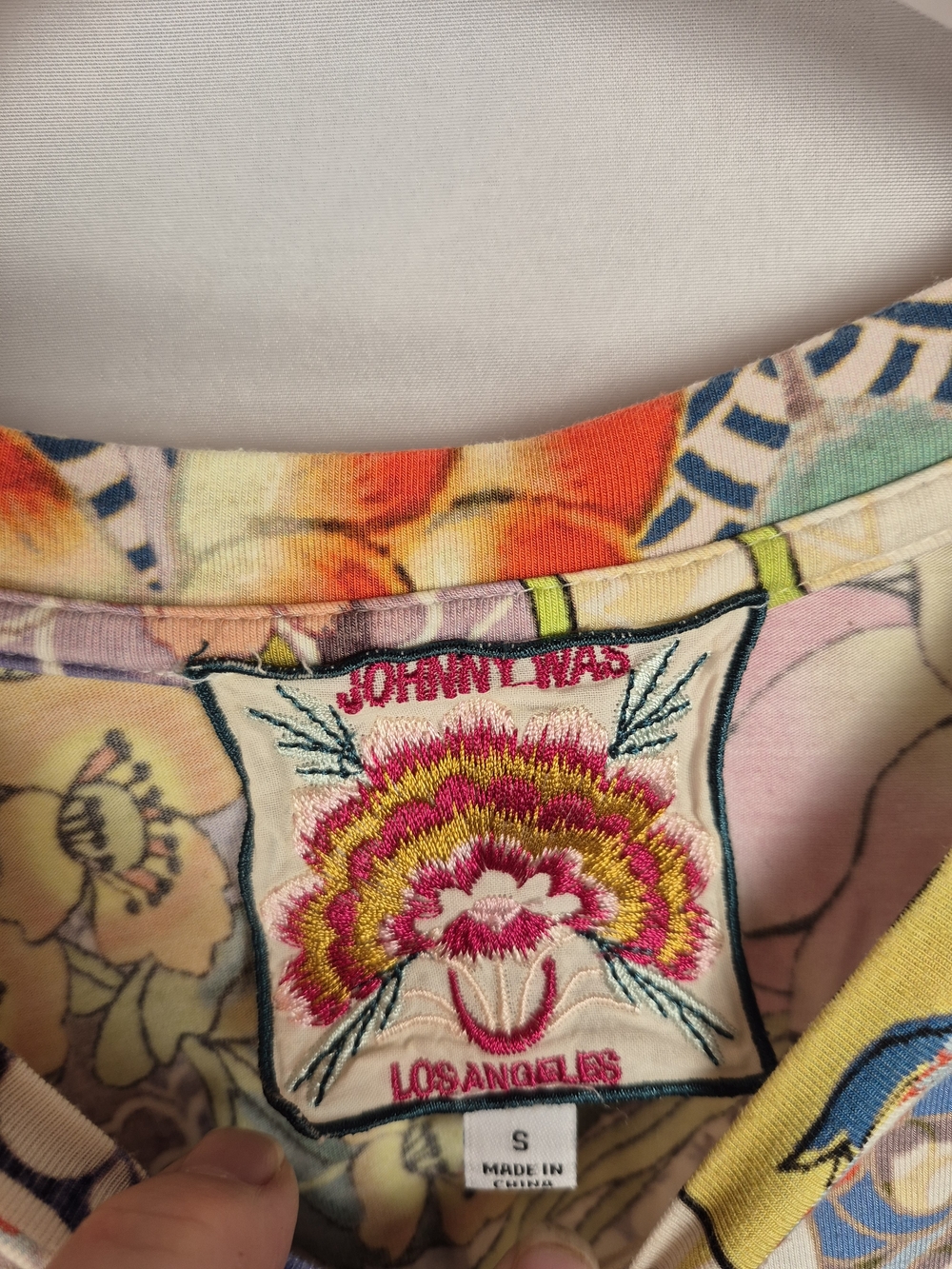 Johnny Was Multicolor Floral V-Neck Short Sleeve Tee Size S - Picture 3 of 8